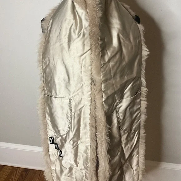 **STUNNING Real Fox Fur Wrap** - Picture 5 of 7